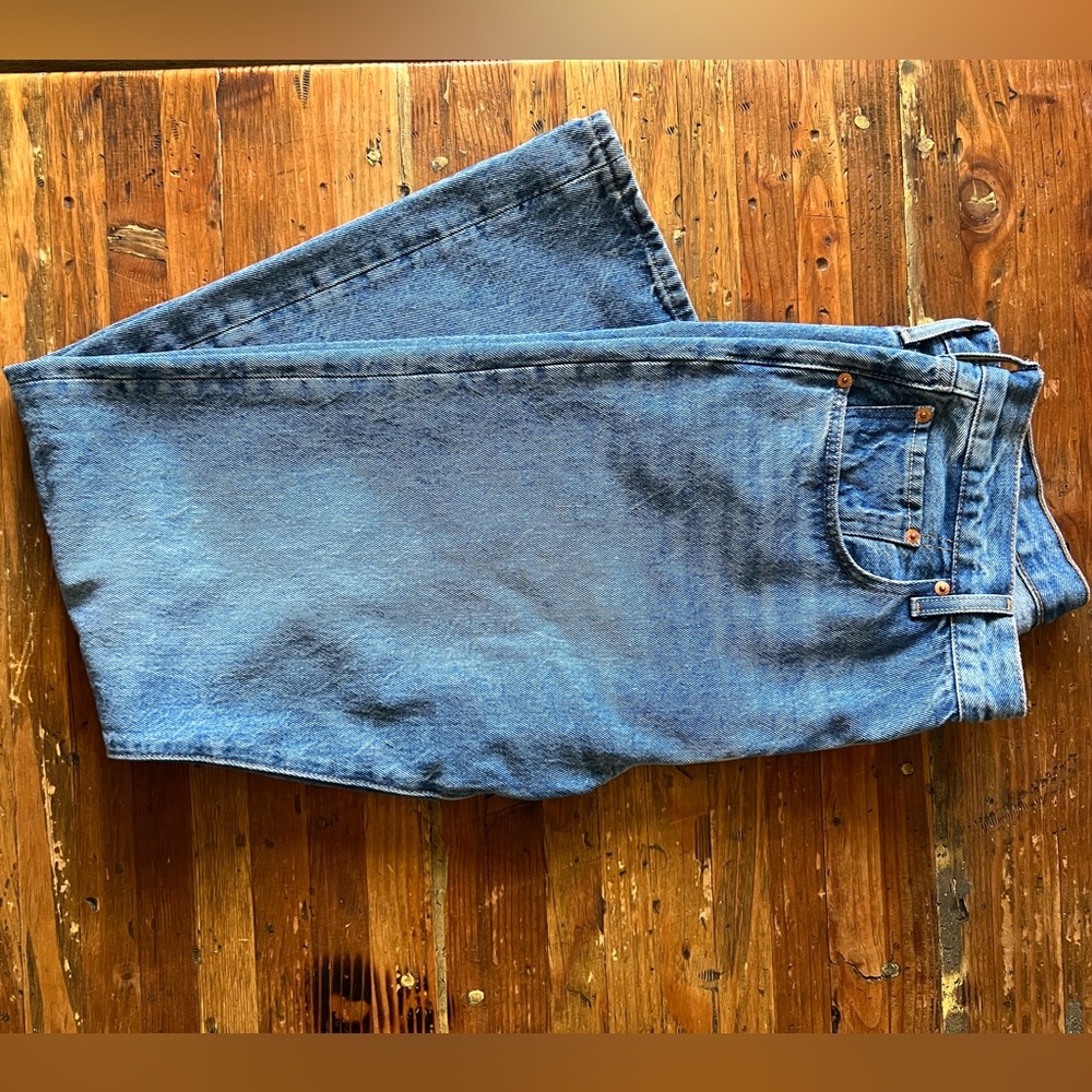 W31 x L32 Levi premium 501 90’s style jeans